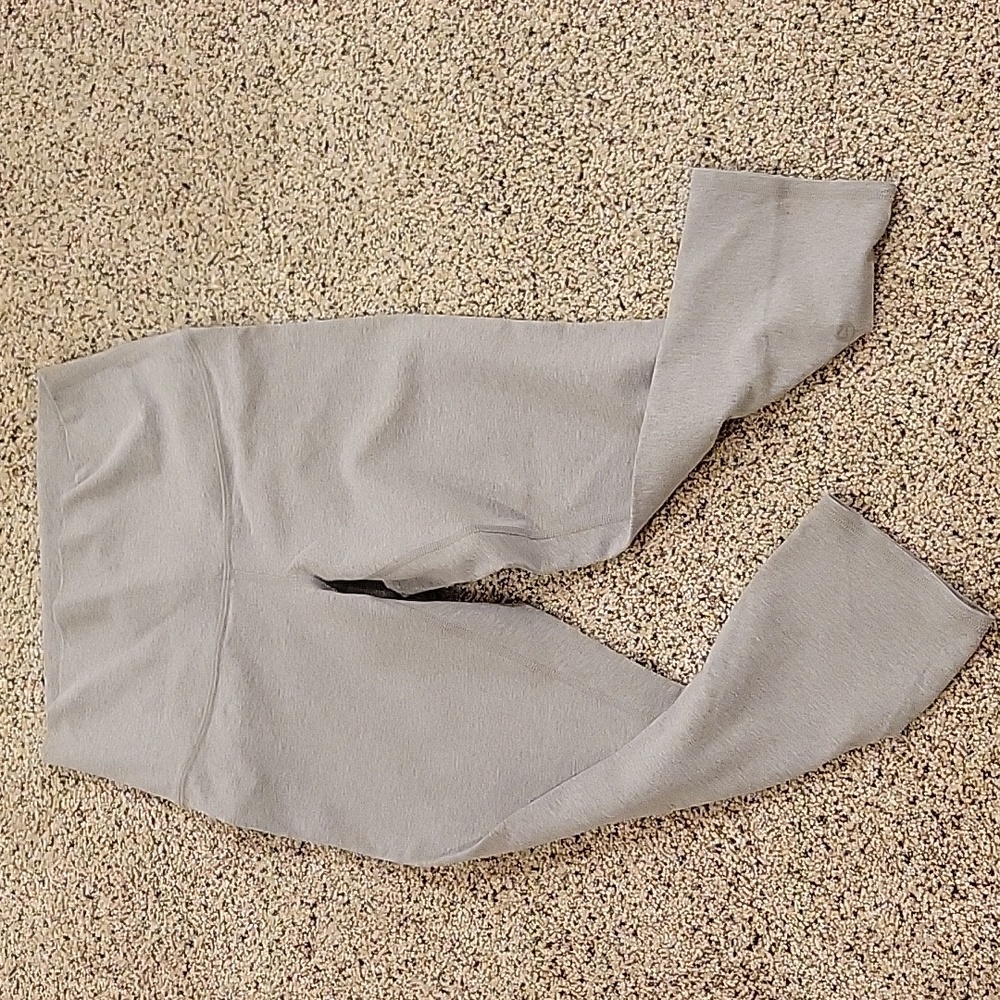 Lululemon Grey Gray Cropped Leggings  Small 4 or 6?